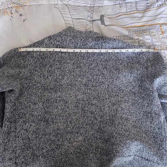 Wool Like Open Winter Sweater With Pockets - Picture 7 of 8